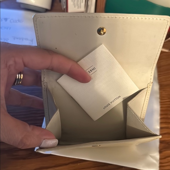 Louis Vuitton Cream Vernis Billfold Wallet
